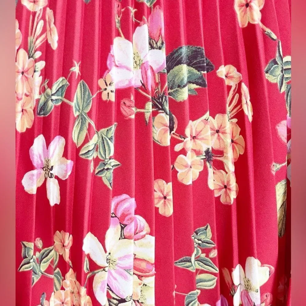 Alice and Olivia Floral Pleated Red Skirt. NWT 10